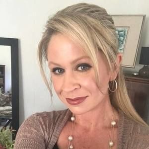 Meet your Posher, Lonelle